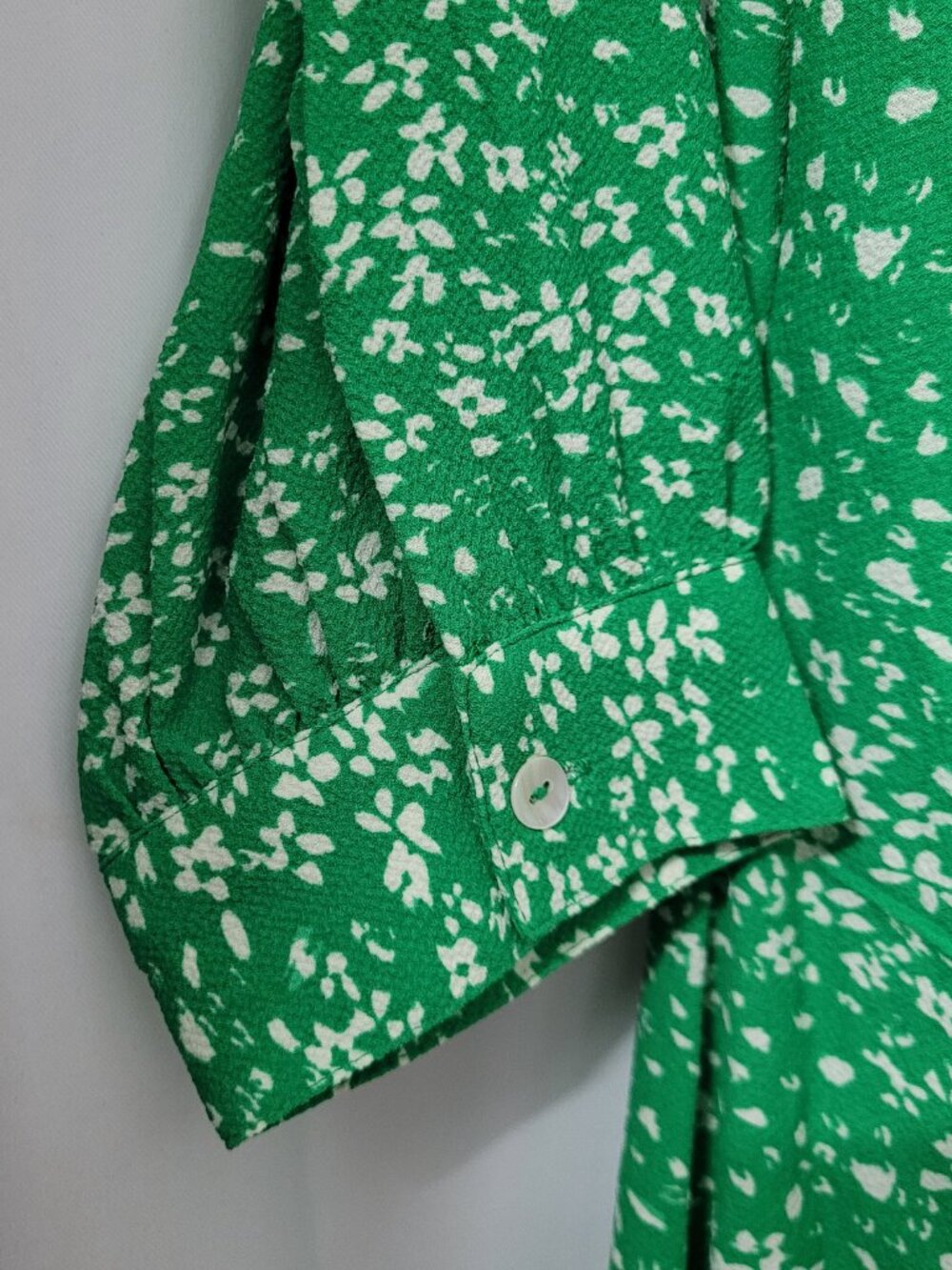 NWT DKNY Green & White Floral Ruched Midi Shirtdress - Picture 7 of 10